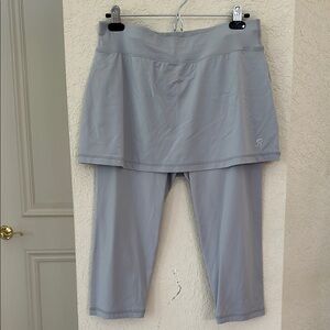 SOFIBELLA Gray Athletic Skirt Set with Two Pieces